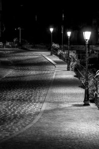 la rue la nuit par Jean Claude