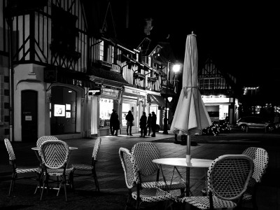 la rue la nuit par Jean Michel