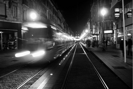 la rue la nuit par Jean Michel
