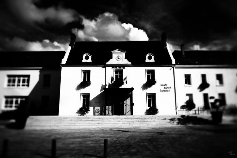 3 Mairie Montlouis netb signe 3 Mairie Montlouis netb signe